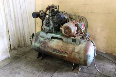 Speedaire, 15 hp, 2 cilindros, tanque 120 galones, 230/460 V CA, 1990, #68435