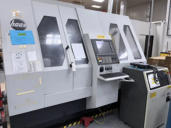 Haas Multigrind AF, 2009, Fanuc 5 ejes carga/descarga robotizada, US$79500. (2)